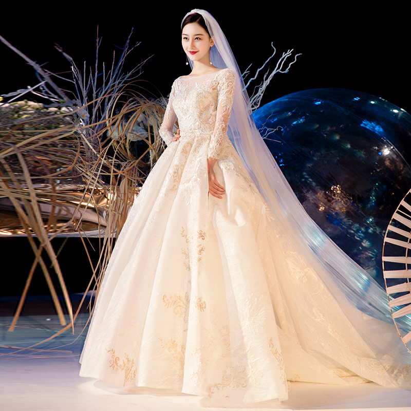 Main wedding dress 2020 new 2021 bride small man long sleeve big tail French starry sky luxury temperament light