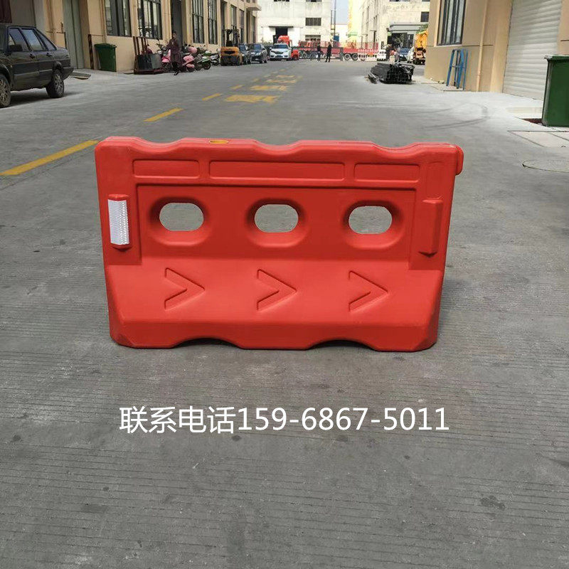 New material injection three-hole water horse road diversion 1.5 meters movable guardrail 1.8 meters municipal enclosure anti-collision bucket