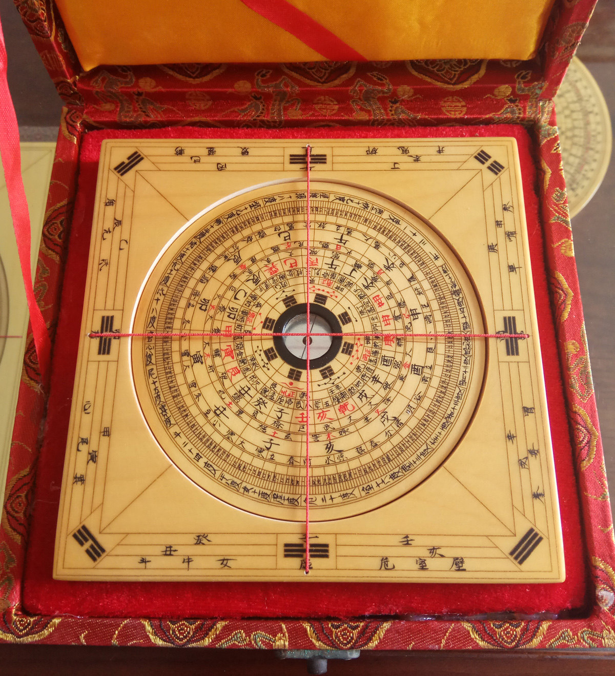 Antique style with base 5-inch RMBthree Wan'an compass Chiang Ro by tiger bone wood dry dragon immortality