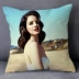 Ca sĩ châu Âu và Mỹ Lana Del Rey đánh em gái sấm sét quanh ngôi sao gối bằng đệm sofa để lập bản đồ tùy chỉnh - Phim & TV / Star có liên quan Phim & TV / Star có liên quan