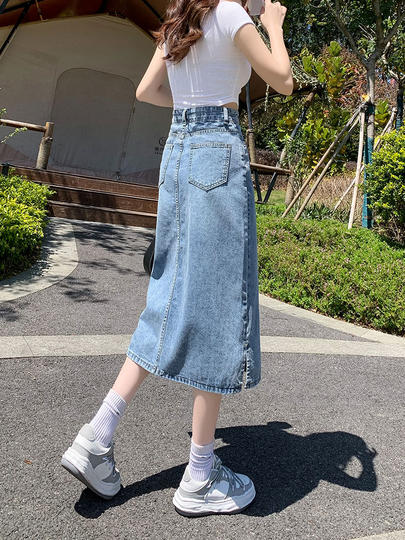 Джинсовая юбка с разрезом для женщин, весенне-осенняя тонкая модель средней длины, новинка 2025 года, юбка А-силуэта с высокой талией, облегающая и стройнящая.