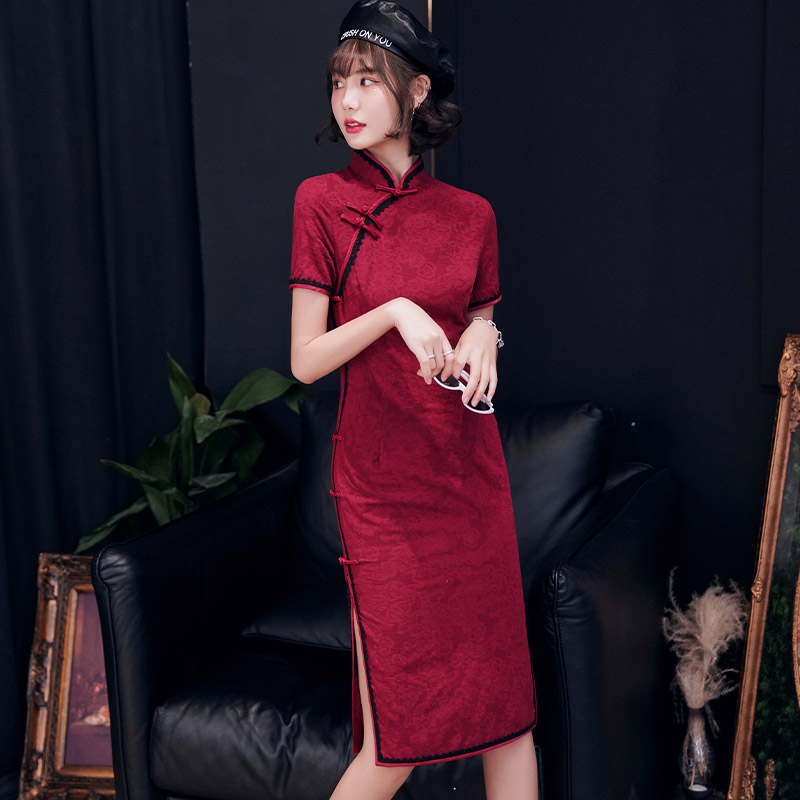 Lightweight short elegant cheongsam, Chinese style, 2020 Lightweight short elegant cheongsam, Chinese style, 2020