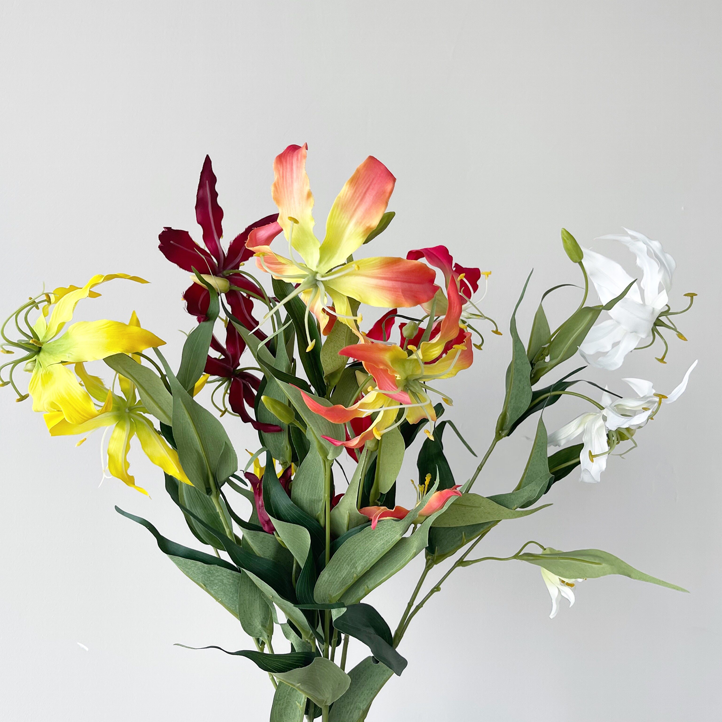 Simulation flower Jialan flame lily home high-quality shooting props Meichen flower arrangement Chinese style porch art flower