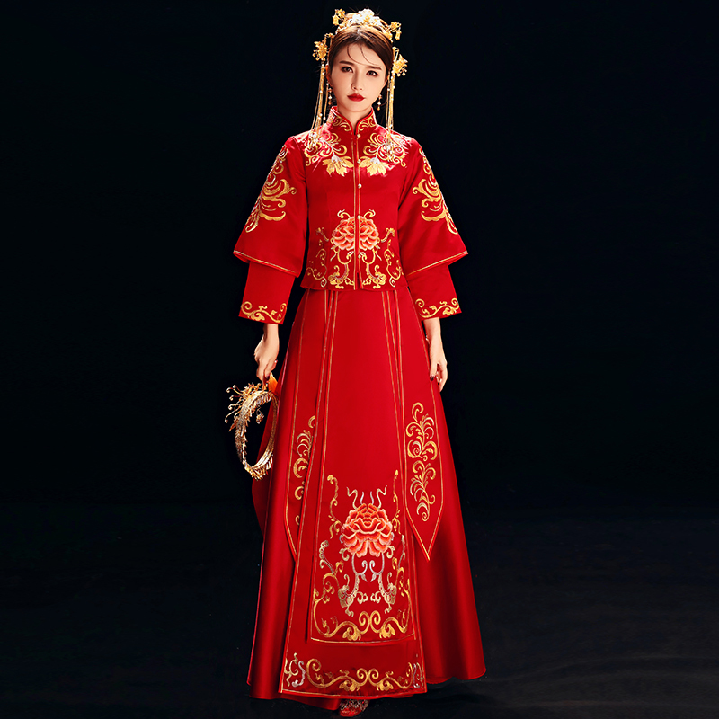 Mandarin duck, fish and grass dress bride&apos;s Chinese wedding dress in 2019