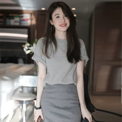 Комплект, летняя юбка, коллекция 2023, изысканный стиль, короткий рукав, популярно в интернете