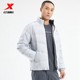 Xtep Waterproof Down Jacket ຜູ້ຊາຍດູໃບໄມ້ລົ່ນແລະລະດູຫນາວໃຫມ່ຫນາອົບອຸ່ນເສື້ອກິລາສາມຫຼັກຖານສະແດງດ້ານເທິງ Stand Collar Jacket