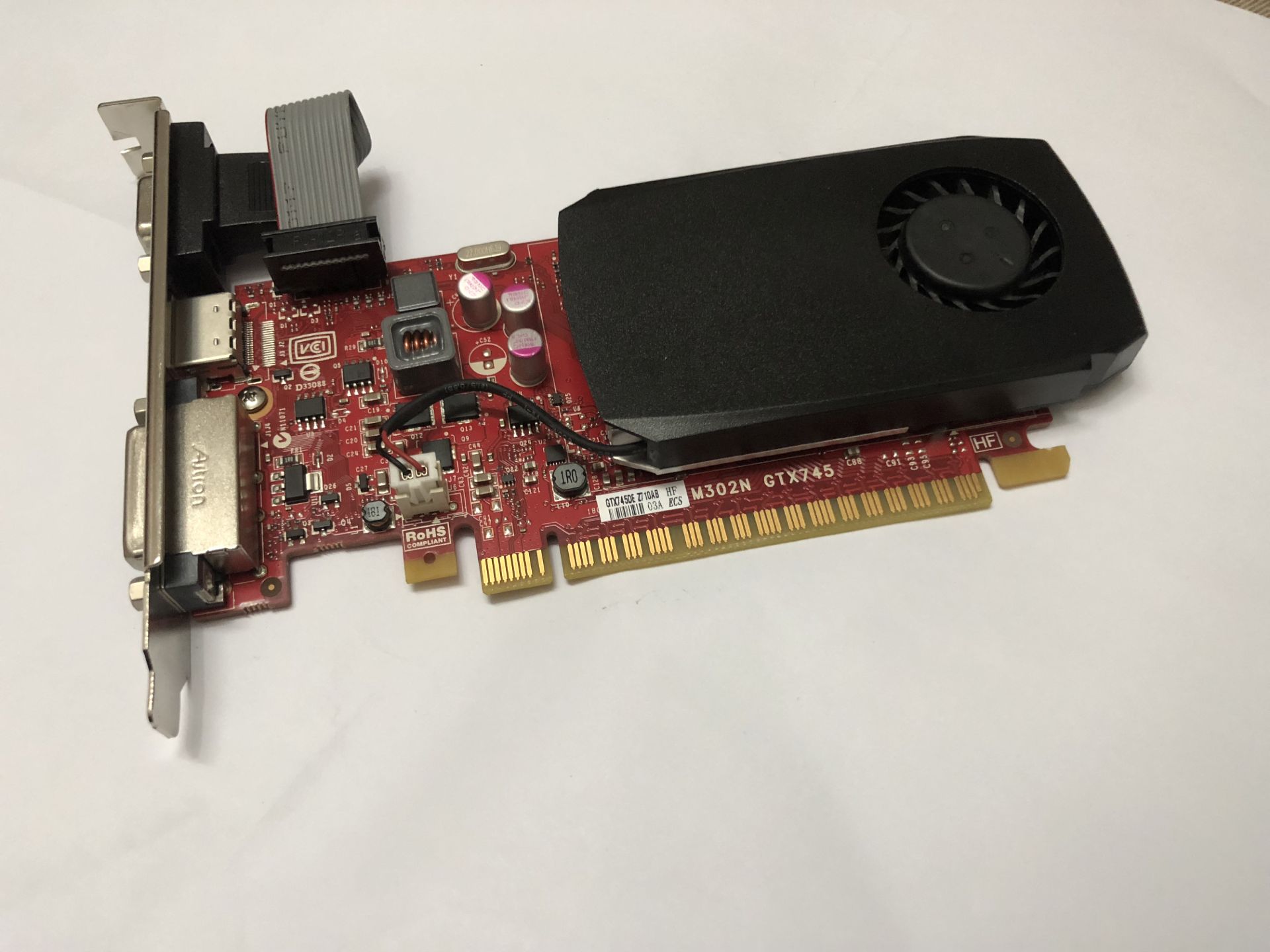 Dell GTX745 4G 128-bit 384 pipeline high-frequency graphics card game multi-open hanger