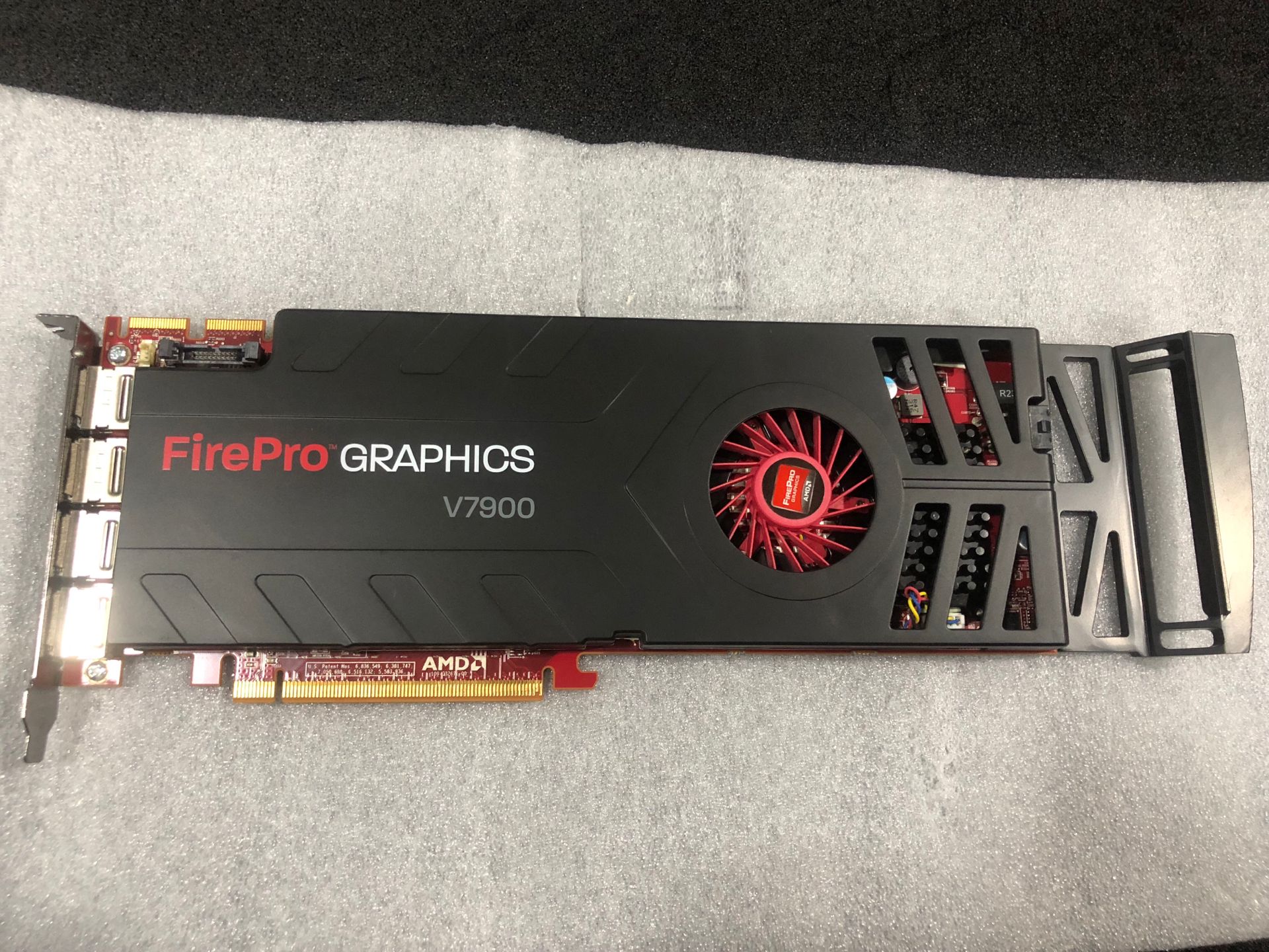Original AMD FirePro V7900 2GB professional graphics card another V5900 W5000 7000