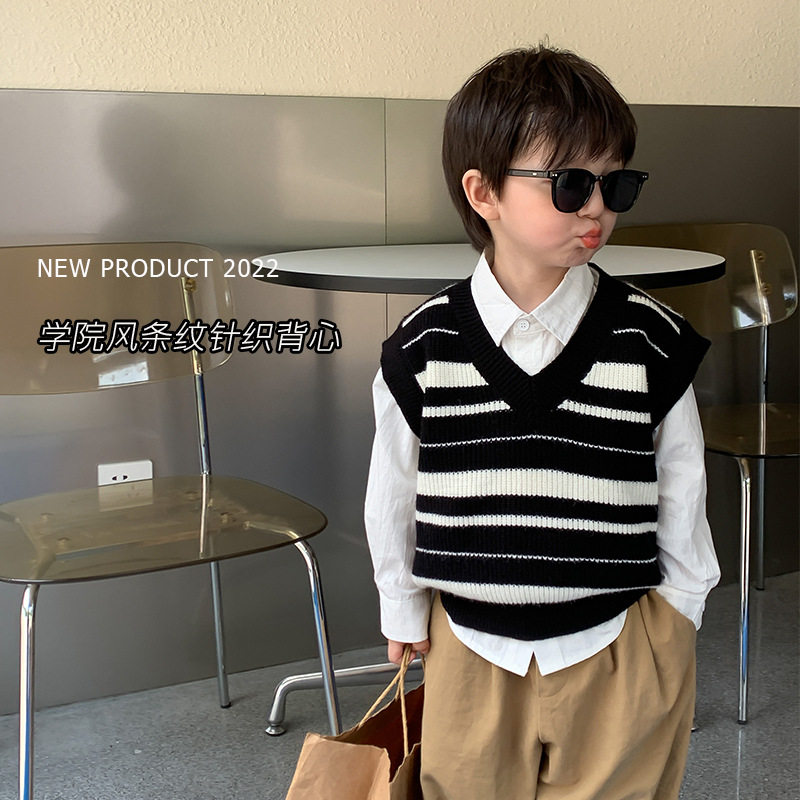 Children's striped horse sweater 2022 autumn V - collar vest knit shirt and stacked through the Korean version