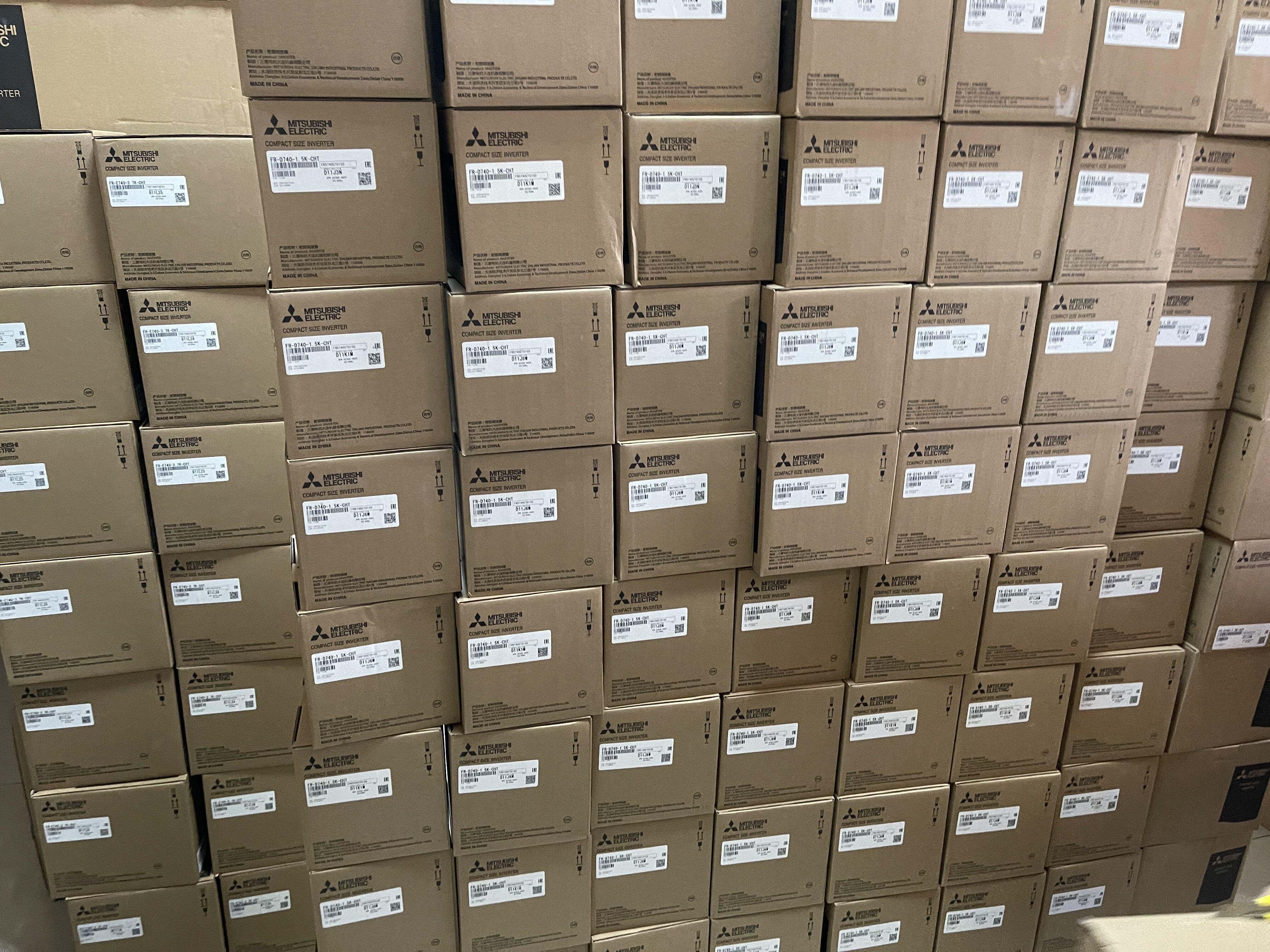 Mitsubishi frequency converter FR-E820-0 75K-1 FR-E820-1 5K-1 FR-E820-2 2K-1 bargaining