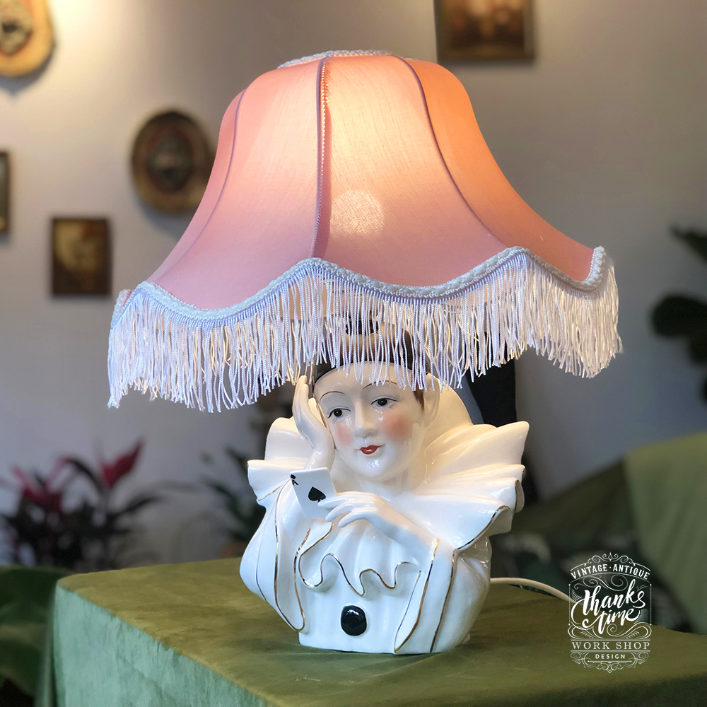 vintage table lamps ins retro girl net red white ceramic handmade light living room Book room Bedroom Bedroom headlights