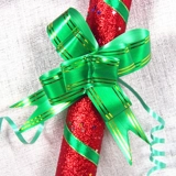 Рождественские декоративные красные и белые костыли нарисованные танце