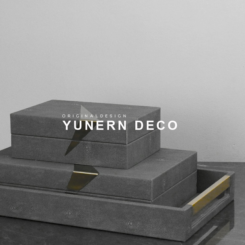 Modern minimalist light and luxurious metal soft adornment box first decorated case-like plate room containing box Creative home desktop pendulum piece