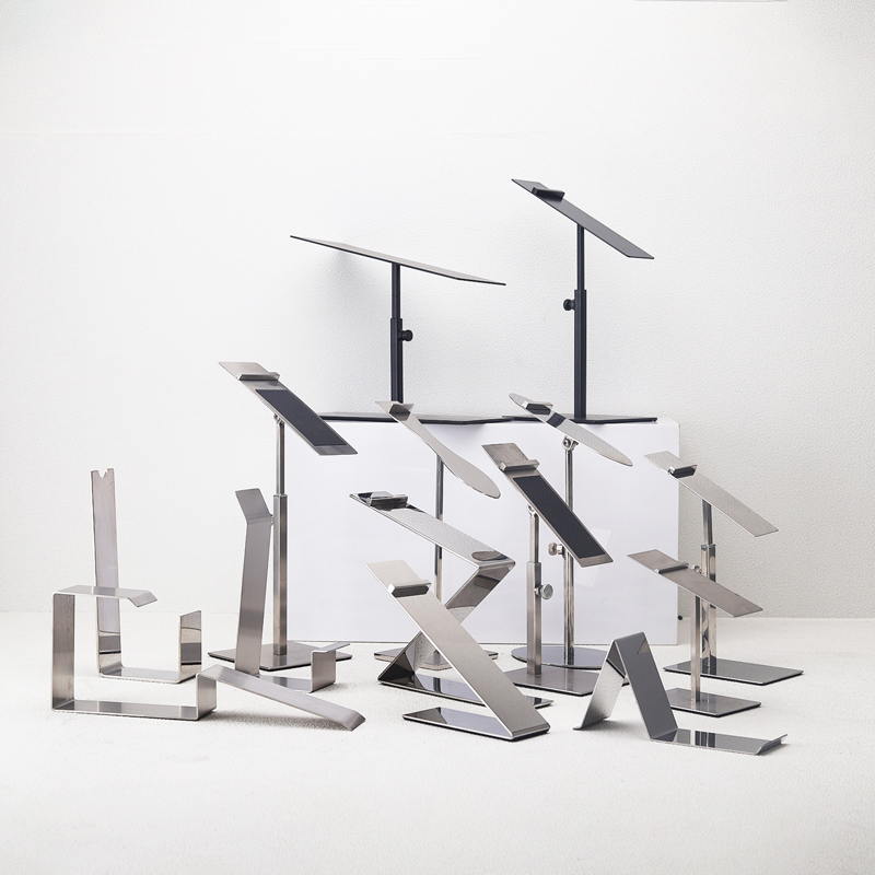 ステンレススチール製の靴ディスプレイラック、靴店の靴ラック、ショッピングモールの靴ディスプレイ小道具ブラケット、昇降式ディスプレイラック、靴ブラケット