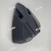 After the modification of the Jiaolong 400 motorcycle the hump accessories of the domestic Ducati plastic hood are guided down