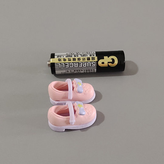 Оптовые розовые миниатюрные туфли, реалистичные реквизиты для кукол, аксессуары для микроландшафта в виде кремовых мобильных телефонов, фигурки.