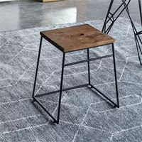 Старый сосновый железо железа, столик для обувного стула, табуретка высокая скамейка ретро Творческие промышленные ветряные винные бары, дома с табуретом