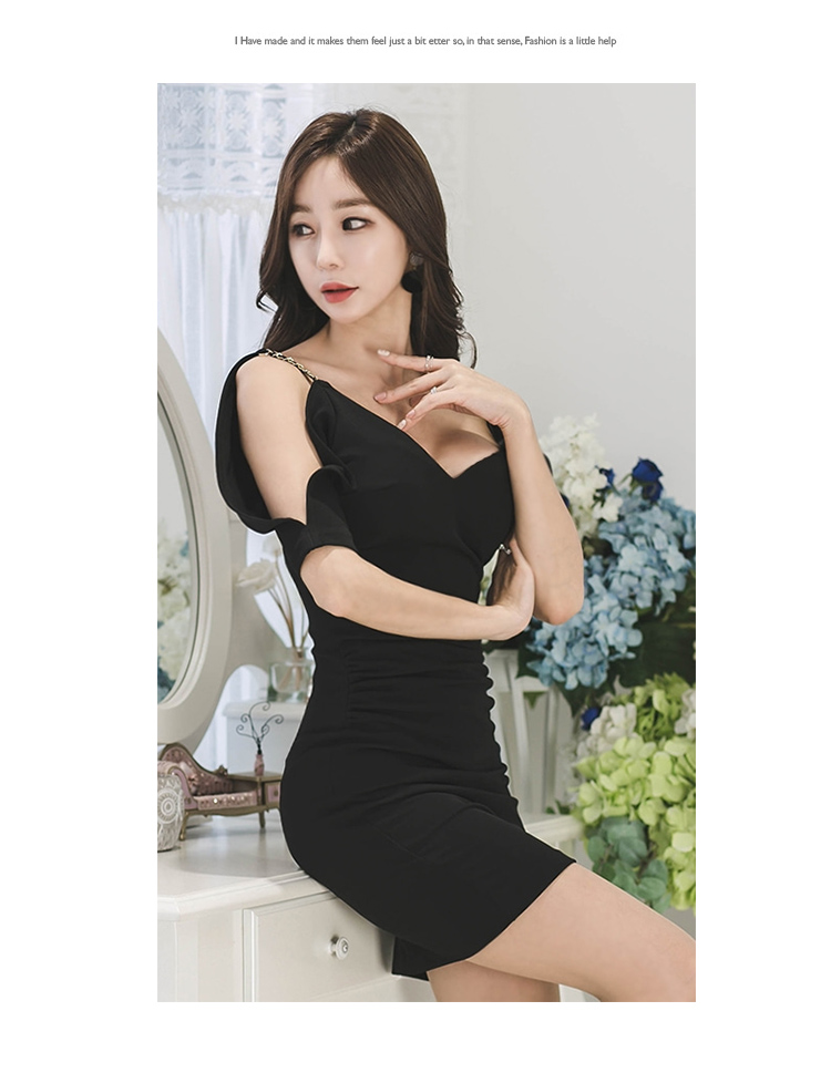 VK旗艦店 韓系時尚V領金屬露肩吊帶修身包臀短袖洋裝