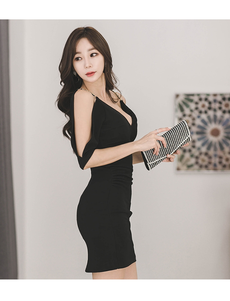 VK旗艦店 韓系時尚V領金屬露肩吊帶修身包臀短袖洋裝