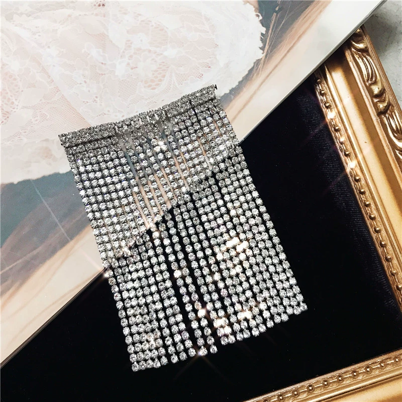 Phong cách Baroque siêu dài nhấp nháy rhinestone tua trâm trâm phóng đại áo khoác phù hợp với phong cách hoang dã retro đẹp trai lưới màu đỏ Châu Âu và Mỹ - Trâm cài