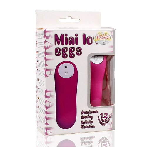 Прыгая яйца Мужчины и женщины разделяют женщин с немым вибрационным устройством мастурбации.