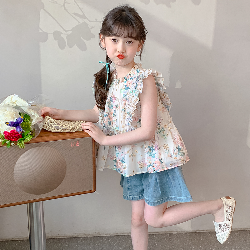女の子の夏Tシャツトップス2025新しいスタイルの花柄シャツノースリーブ服子供用夏ビッグキッズスーツ