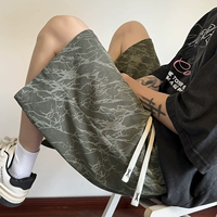 Оливково-зеленый