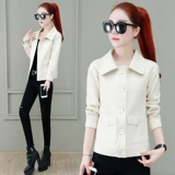 Модная трендовая осенняя куртка, 2021 года