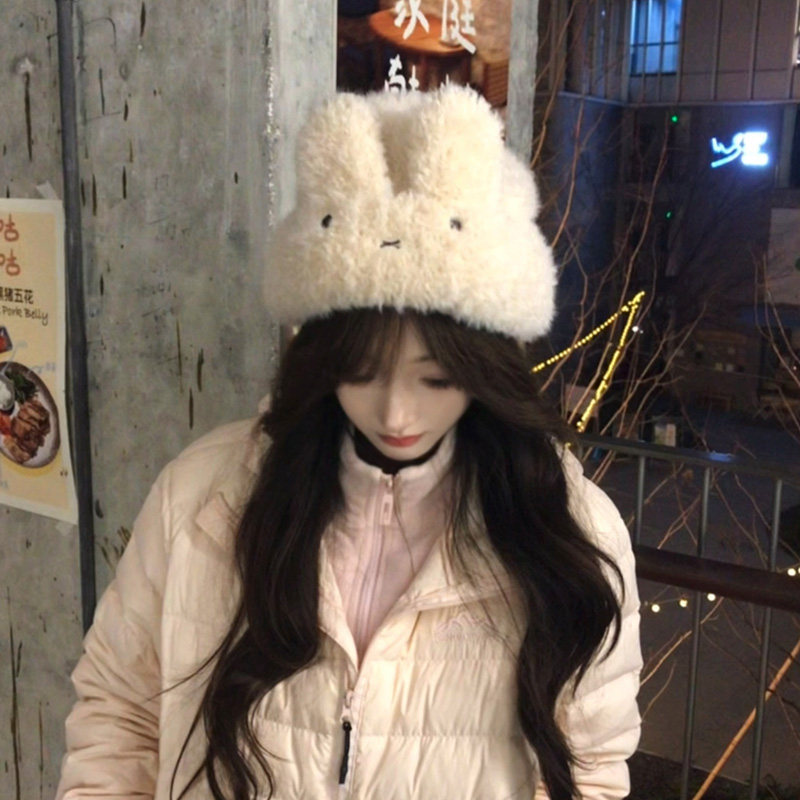 冬天女生如何戴帽子既保暖又时尚？2026秋冬潮流搭配秘诀大揭秘