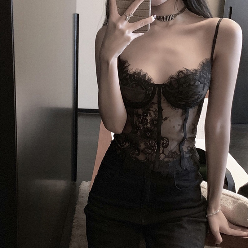 French-Style Camisole for Women, Autumn and Winter, Suitable for Wearing under a Suit, Sexy Backless with Chest Pads, Fishbone Lace Top