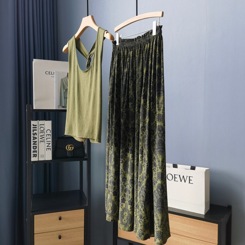 Beautifully Crafted!!! Merino Wool Halter Neck Twist Vest + Yarn-Dyed Floral Silk Long Skirt