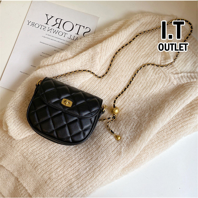 Hong Kong leather fonck2022 new niche design popular this year crossbody commuter saddle bag women