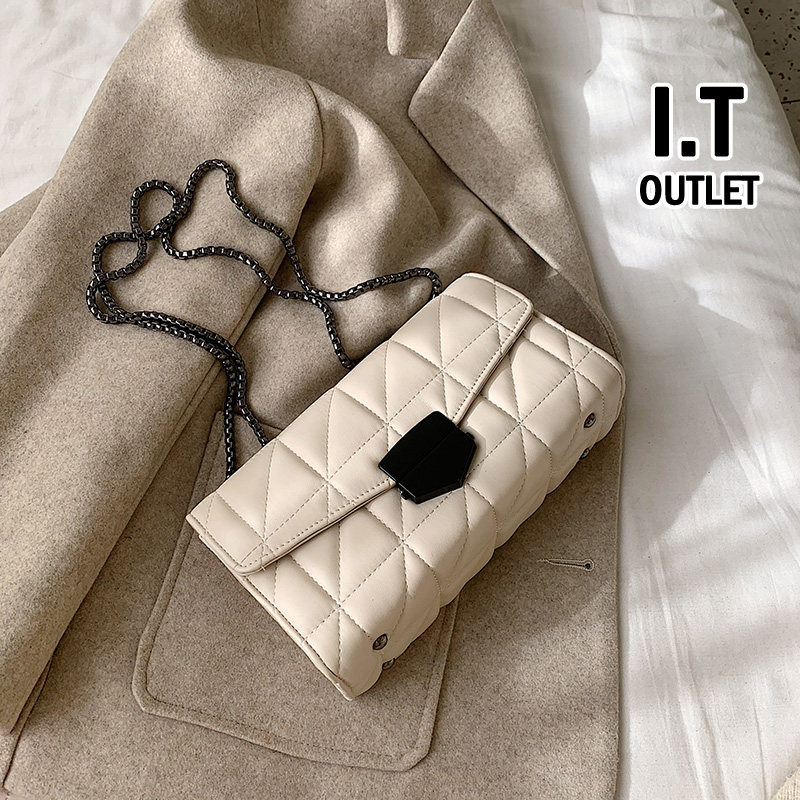 Hong Kong leather fonck2022 new high-quality texture niche this year's popular trendy crossbody chain bag women