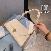 Hong Kong leather fonck2022 new trend this years popular high-quality textured messenger underarm bag women