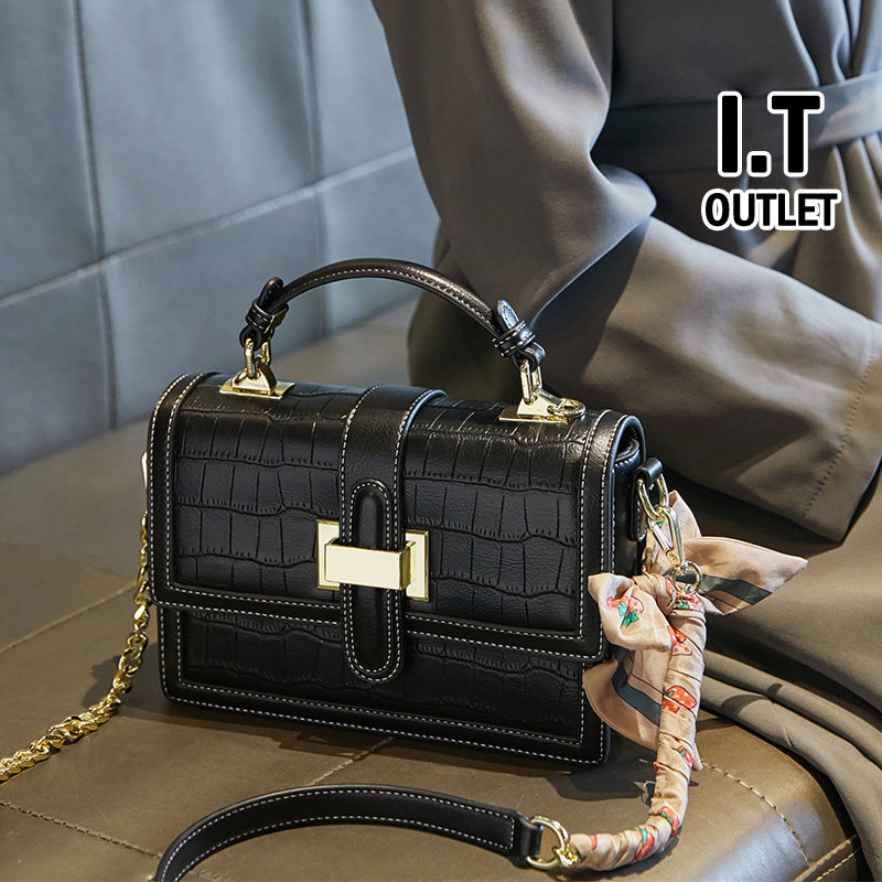 Hong Kong leather fonck2021 new French niche senior texture crossbody chain bag women autumn and winter