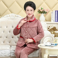 367 белого облака вышита розовым