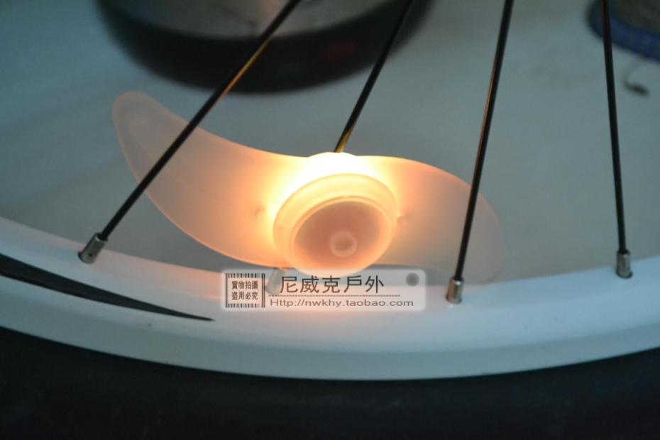 Eclairage pour vélo - feux de Valve - Ref 2400470 Image 47