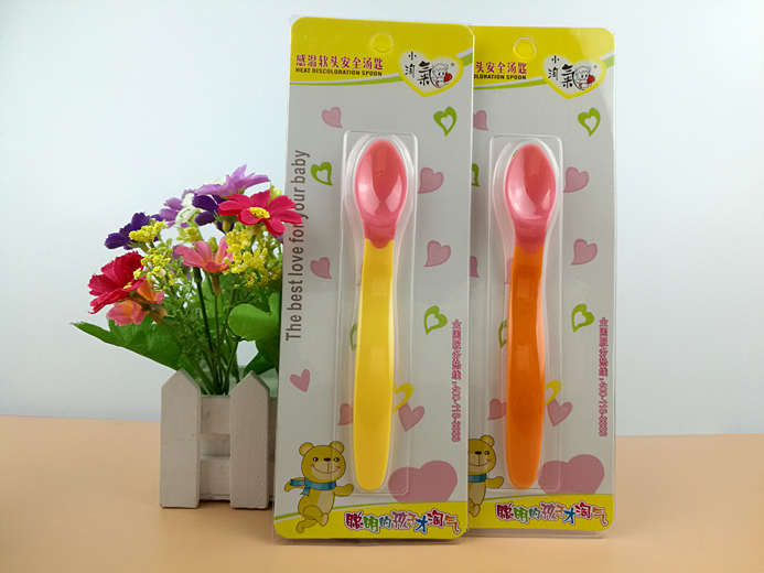 Baby's soft head tablespoon newborn baby discoloration to catch a warm spoon 1 set of children cutlery AE-46