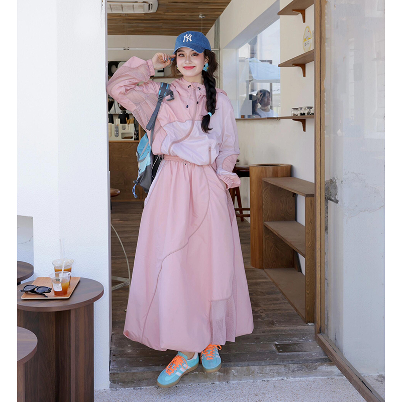 Dopamine Pink Age-Reducing Sports Suit for Women, Summer Trendy Loose Sun Protection Jacket and Skirt Two-Piece Set