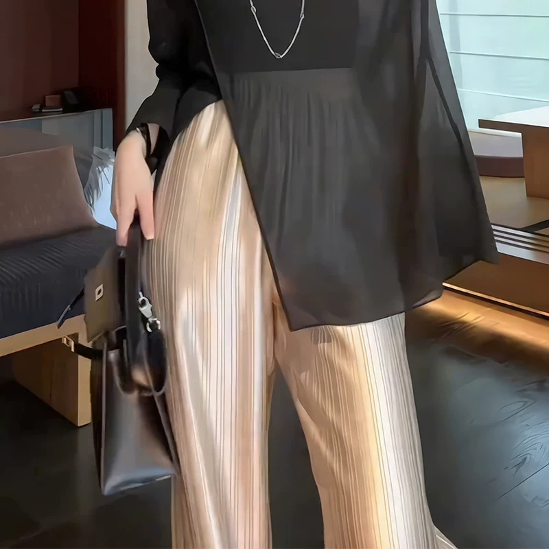 Леггинсы осень для отдыха, leggings, тренд сезона, яркий запоминающийся стиль, высокая талия, свободный прямой покрой