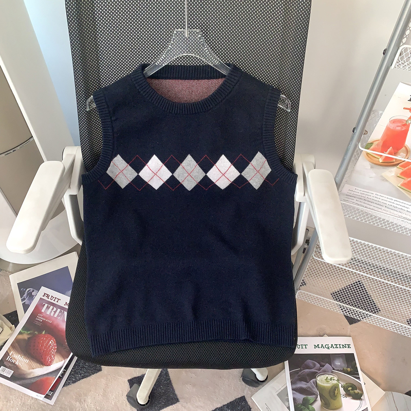 College Style Diamond Pattern Knitted Vest for Women, Sleeveless Round Neck Jacquard Versatile Sweater Layered Vest