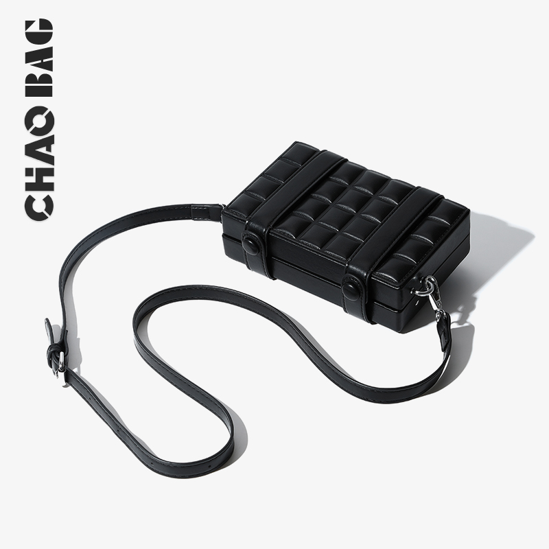High level Sensation Box Bag Bag Men's Bag 2022 New Tide Card Diagonal Satchel brief Single shoulder bag Lattice Small Square Bag Light Extravagant