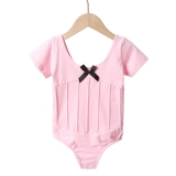 Танцевальная служба дети и девочки практикуют девочки национальный танце