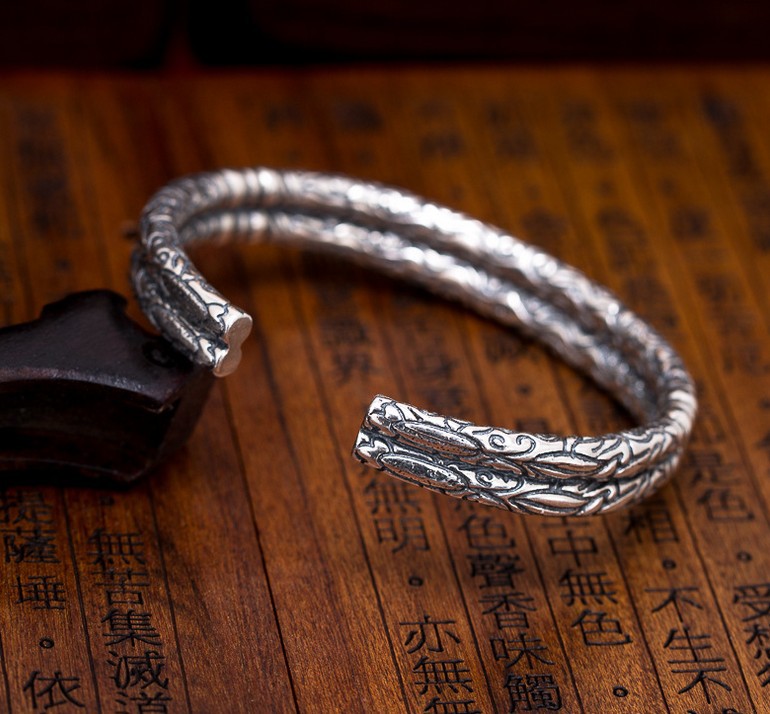 Shahai với vòng tay chín cửa cũ Shahai cũ chín cửa với cùng một đoạn Zhang Rishan với vòng đeo tay Zhao Liying vòng pandora pnj
