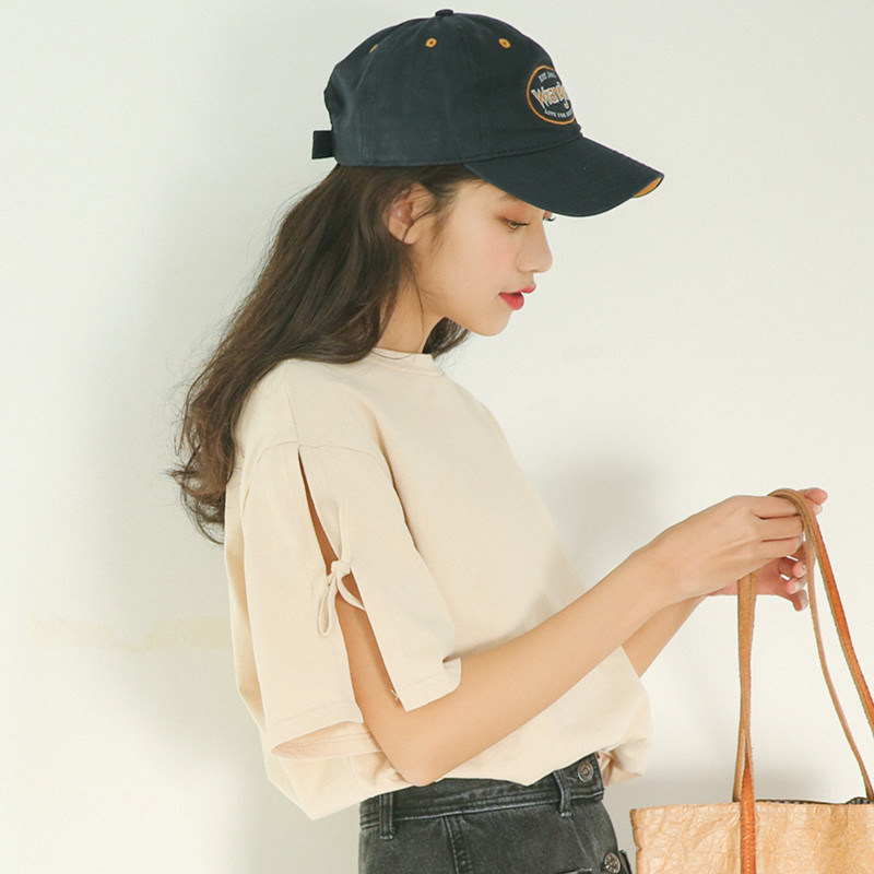 Design sense niche short-sleeved t-shirt women's summer 2023 new small fresh students all-match scheming tops ins tide