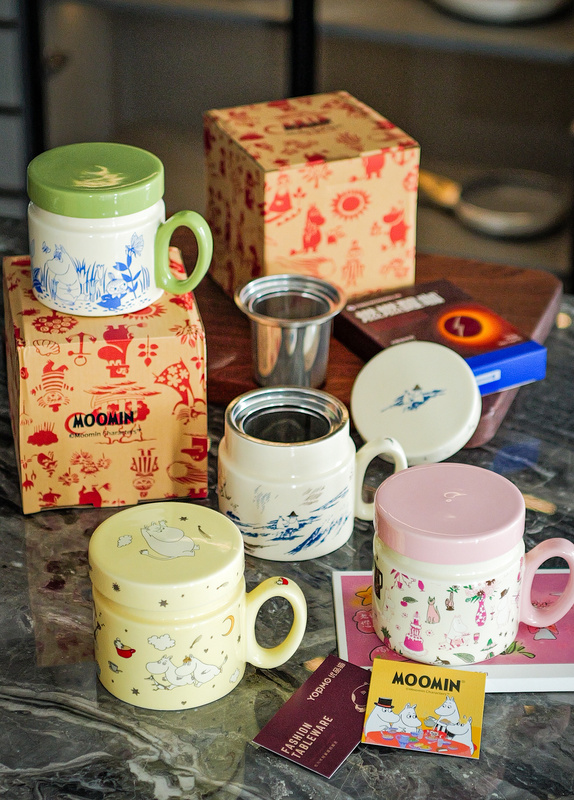 Treasures of Quality Goods: Genuine M/N Mug Gift Set, Ceramic Cup with Tea Strainer, Vibrant and Full Color, 380ml
