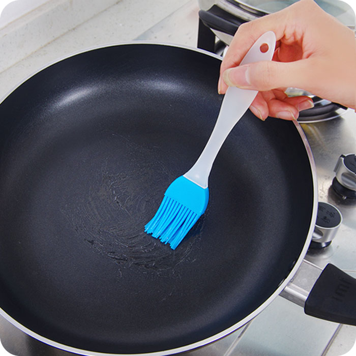 Two-piece silicone oil brush high temperature small barbecue brush Kitchen baking tools brush oil paste does not fall off the brush