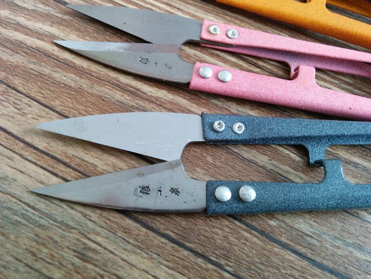 Genuine Hàng Châu Zhang Koizumi kéo sợi lò xo hình chữ U kéo chủ đề cross-stitch cắt cát nhà máy sử dụng kéo nhỏ - Công cụ & phụ kiện Cross-stitch kéo bấm
