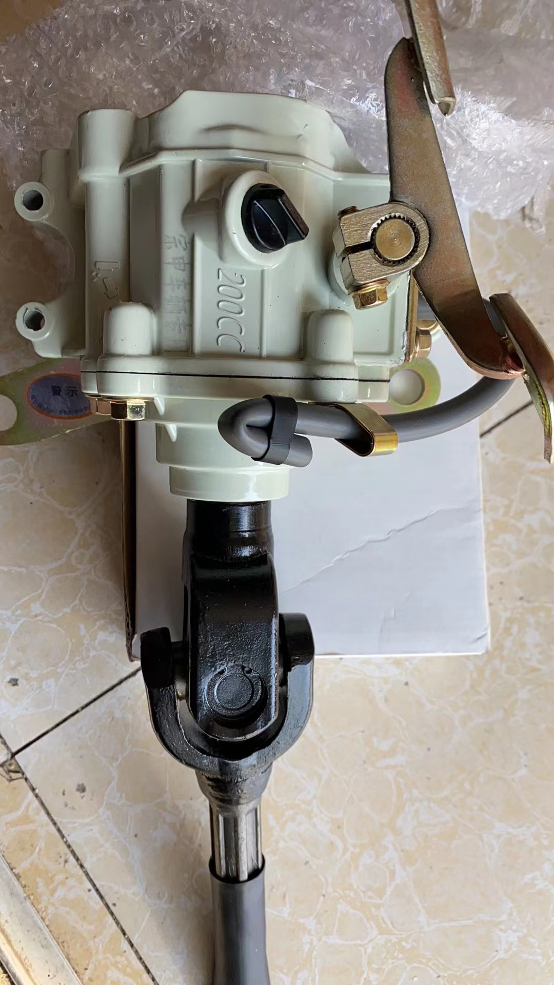 Jiangsu Zongshen tricycle ---- 200 type reverse gear (with universal joint)