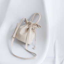 oxygen seed oxygen seed 2021 autumn new French simple beauty style drawstring lace soft leather bucket bag